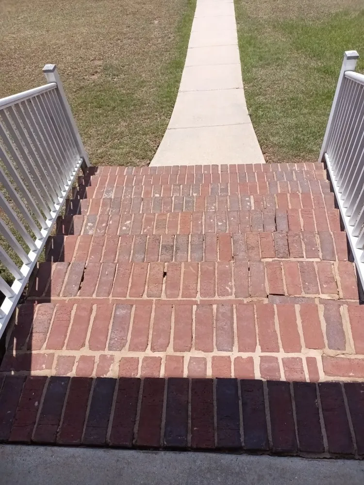 Expert lawn care service experts serving Bay Minette, AL - Anderson's Lawn Maintenance and Pressure Washing