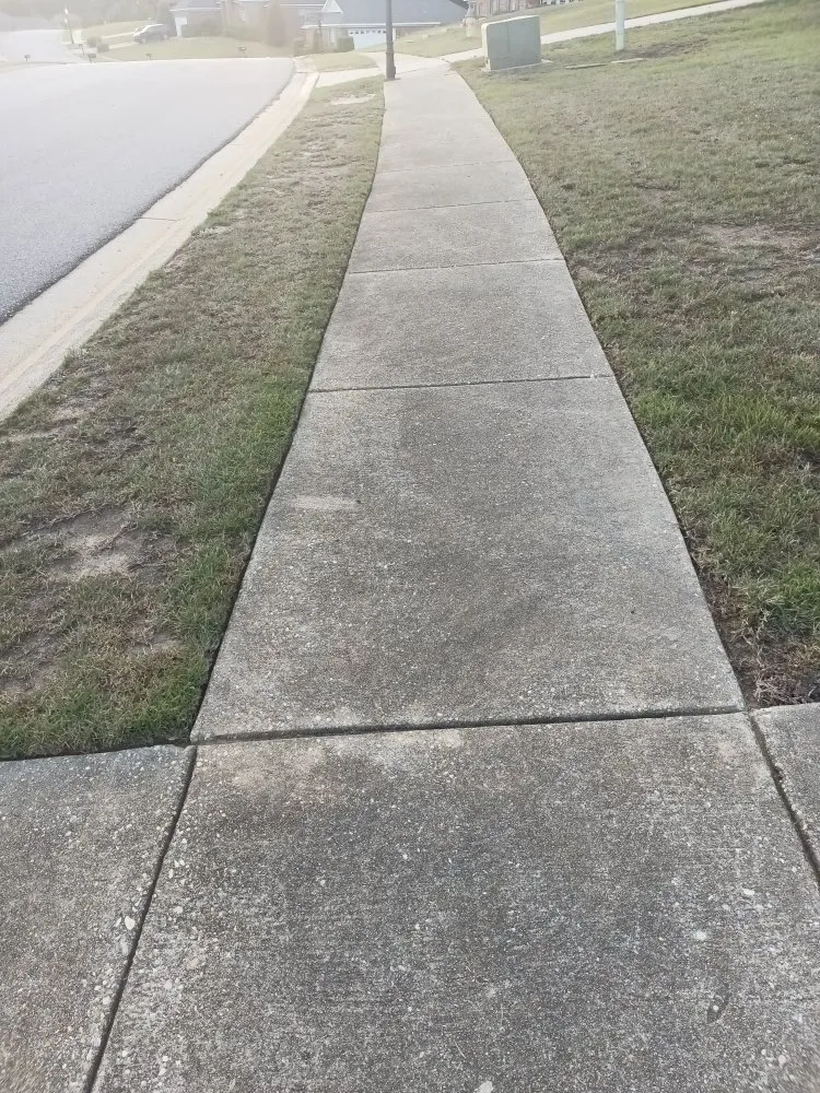 Trusted lawn care service in Bay Minette, AL - Anderson's Lawn Maintenance and Pressure Washing