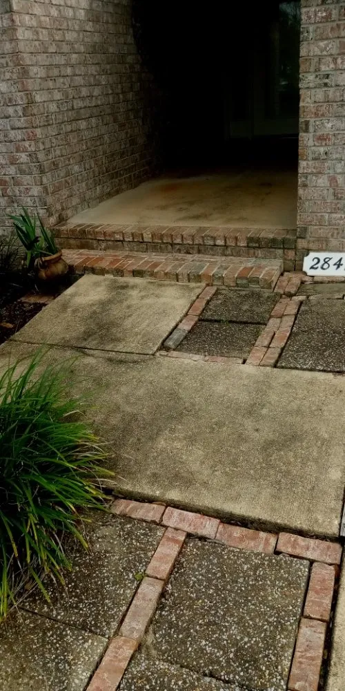 Affordable yard maintenance for year-round maintenance in Bay Minette, AL by Anderson's Lawn Maintenance and Pressure Washing