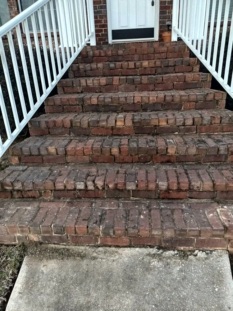 Top-rated residential landscaping with custom design in Bay Minette, AL by Anderson's Lawn Maintenance and Pressure Washing