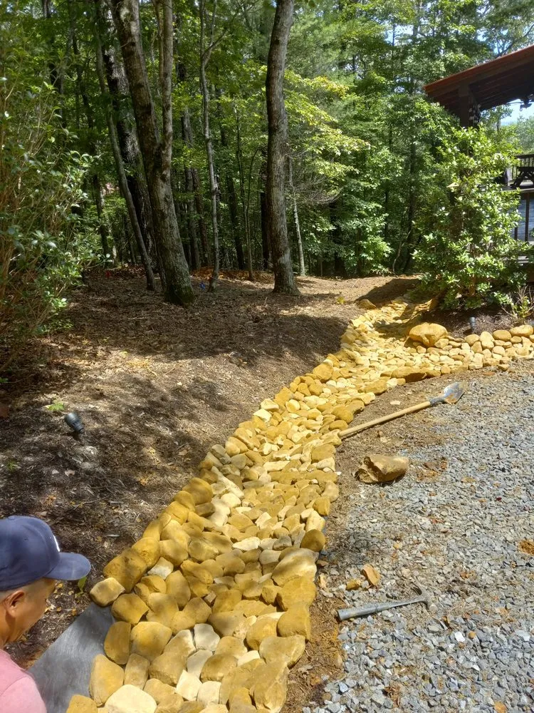 Trusted yard cleanup service for homes across Ellijay, GA - Andonny’s Handyman and Landscaping Services