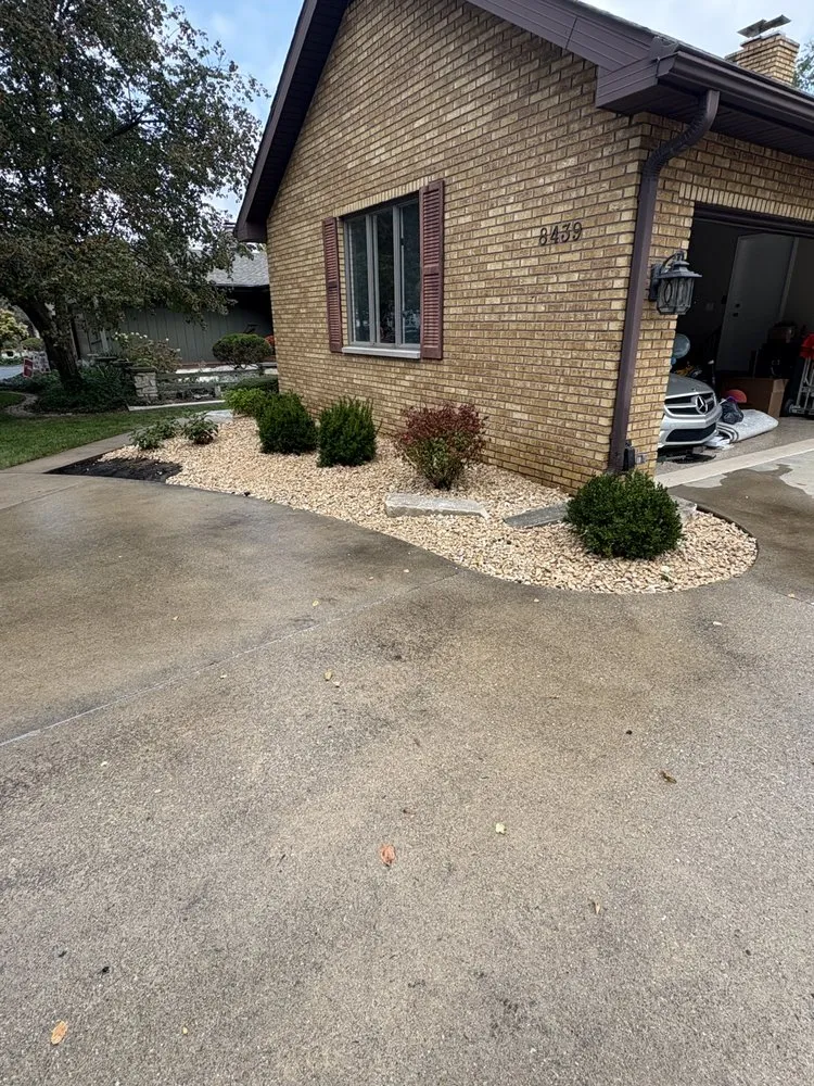 Affordable yard cleanup service for beautiful yards in Chicago, IL by Andrade Landscape