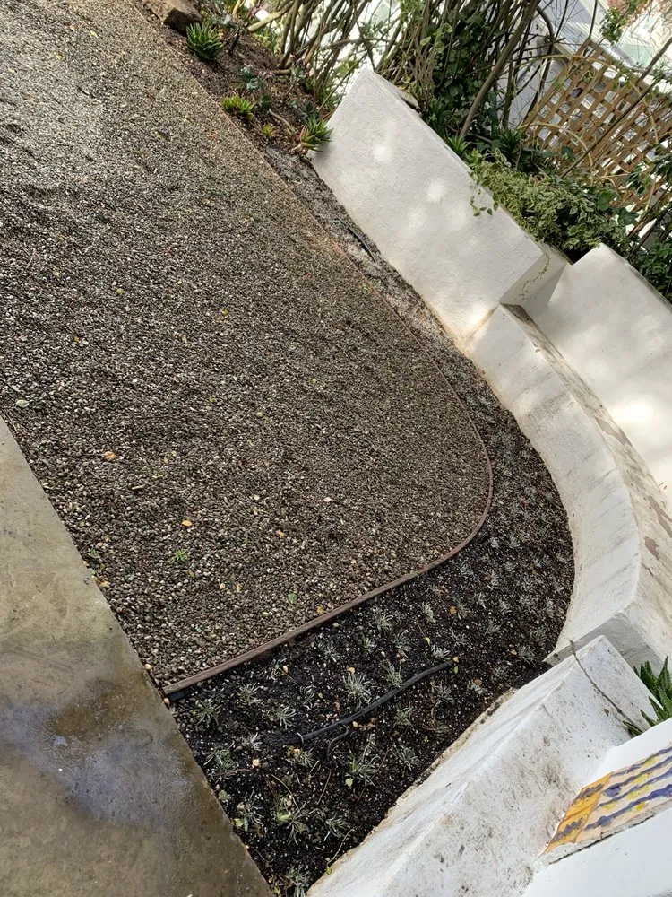 Professional garden landscaping experts serving Oakland, CA - Andres' Garden Services