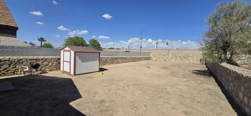 Expert lawn care service in El Paso, TX - Andres Landscaping