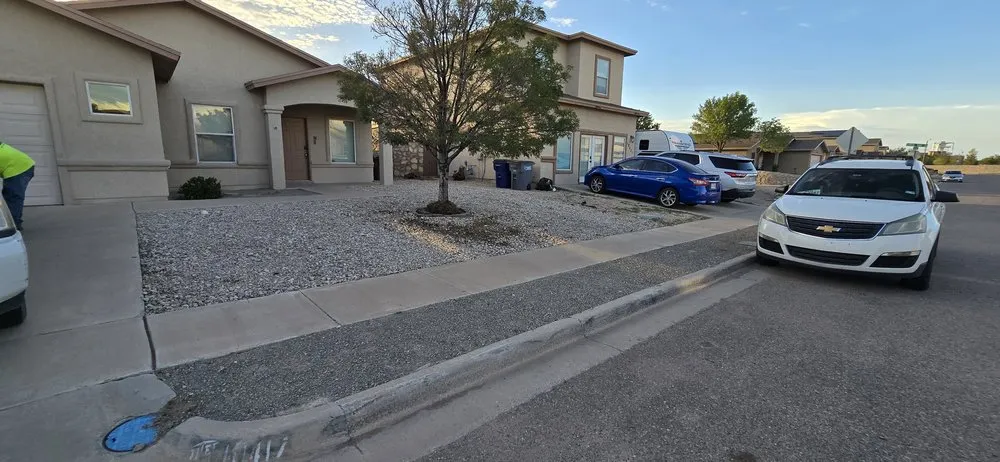 Top-rated lawn mowing service in El Paso, TX by Andres Landscaping