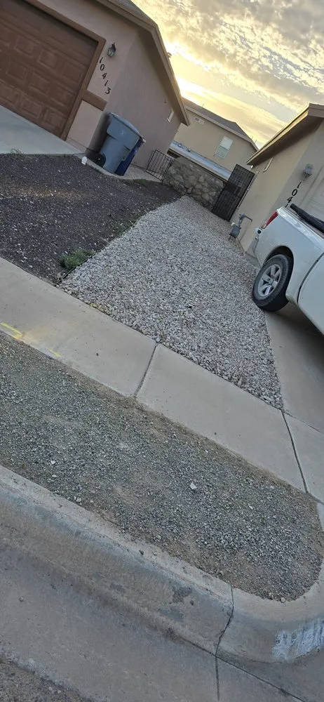 Top-rated lawn care service in El Paso, TX by Andres Landscaping