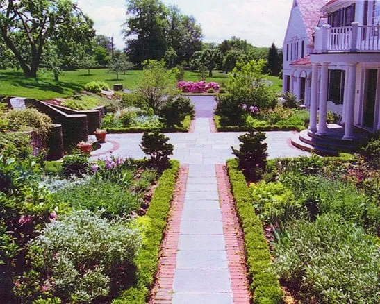 Professional landscaping services near you in Seekonk, MA by Andrew Grossman Landscape Design