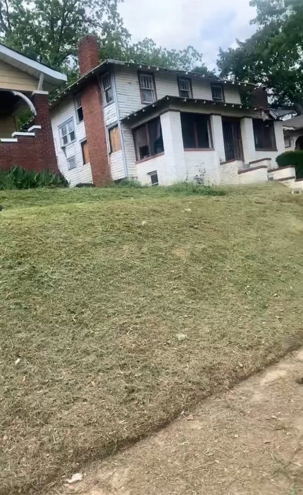 Custom lawn mowing service in Warrior, AL - Andrew Phelps Landscape