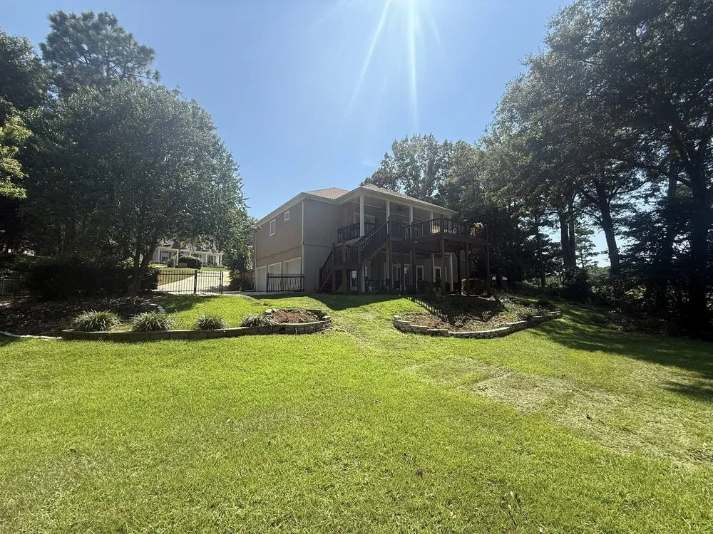 Professional yard cleanup service experts serving Daphne, AL - Andrews Lawn & Garden