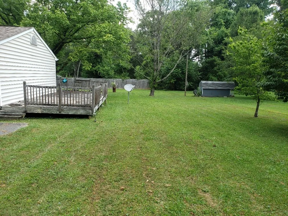 Local residential landscaping in Knoxville, TN - Andrew's Mowing Service