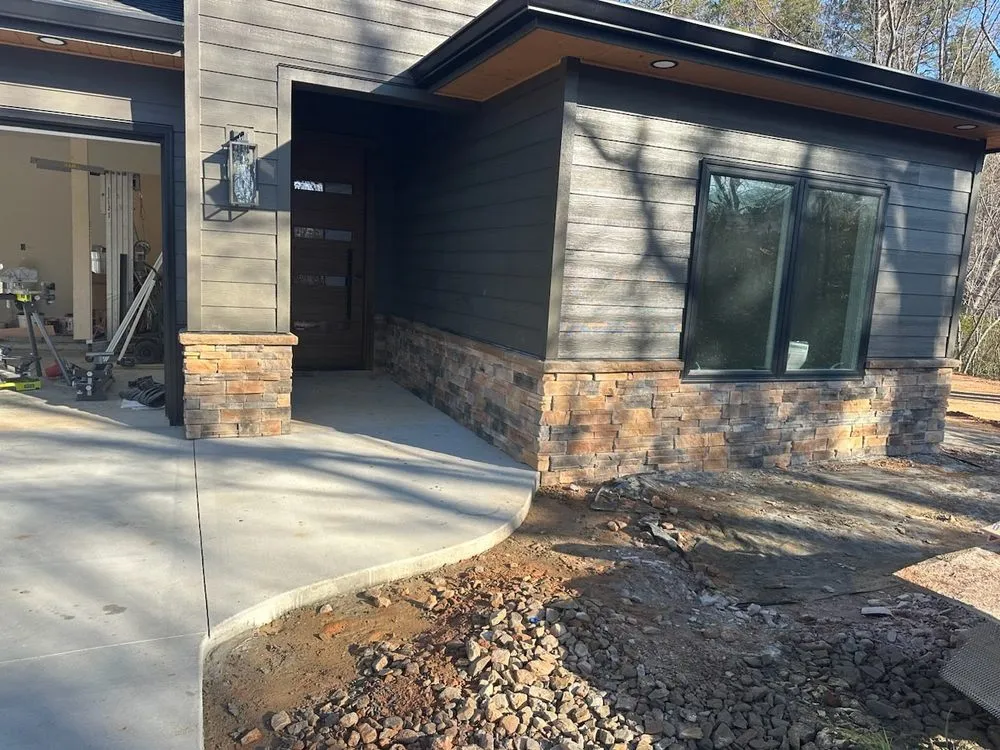 Trusted yard cleanup service for year-round maintenance across Seneca, SC - Andrey Homes