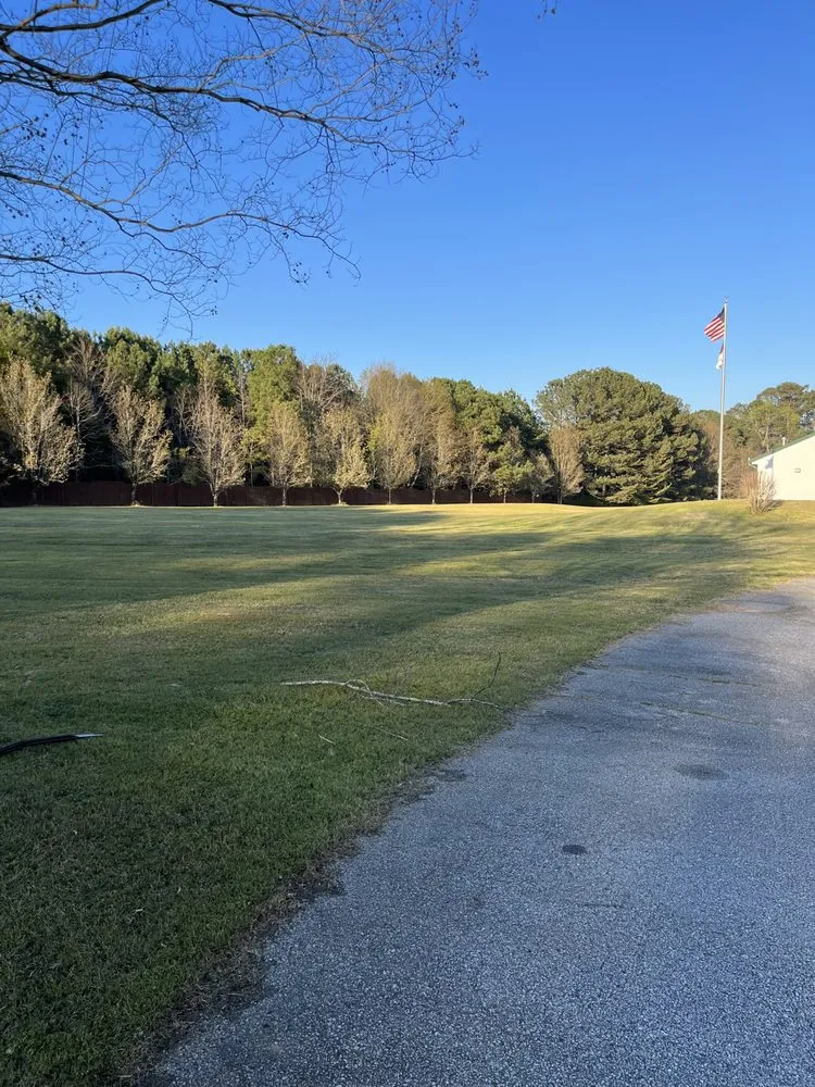 Trusted lawn mowing service in Fairburn, GA - Andrico Darden lawn care & yard service