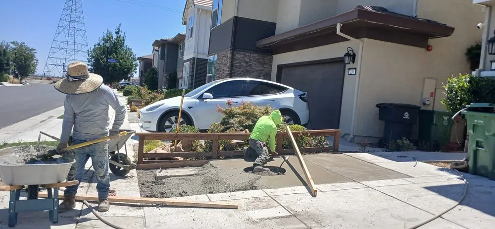 Reliable lawn mowing service with custom design across Stockton, CA - Andy Landscaper