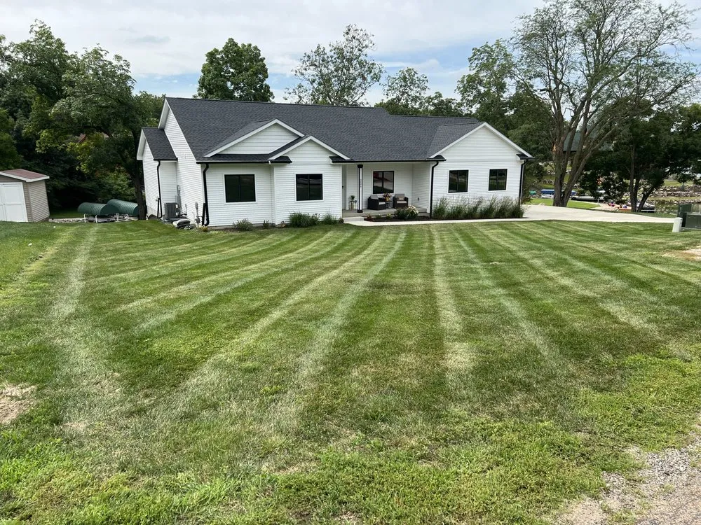 Affordable lawn mowing service experts serving Dallas Center, IA - Andy's Neighborhood Lawncare