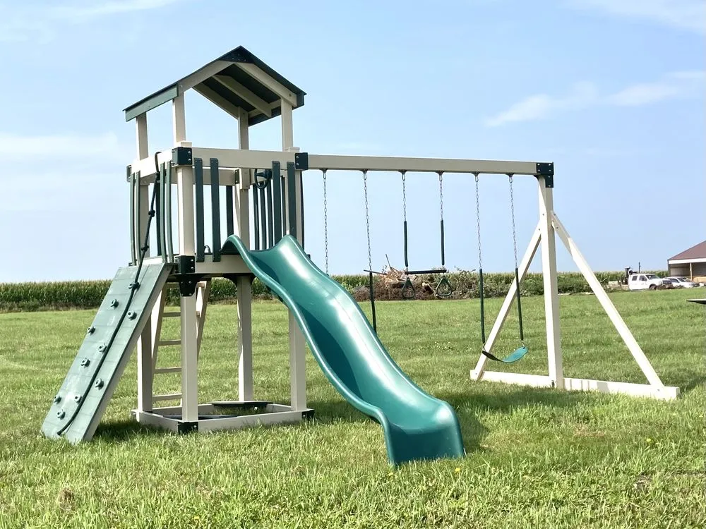 Expert yard cleanup service in Dallas Center, IA - Andy's Neighborhood Lawncare