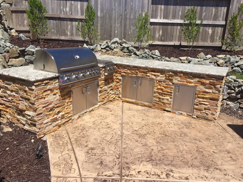 Top-rated lawn care service with custom design in Cameron Park, CA by Andy's Winn Landscaping Greenmoth Landscaping