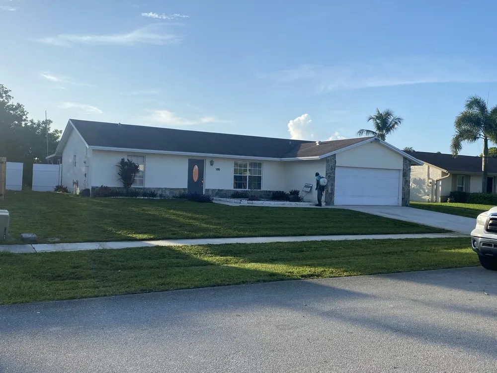 Reliable yard maintenance experts serving West Palm Beach, FL - Anel's Lawn Care