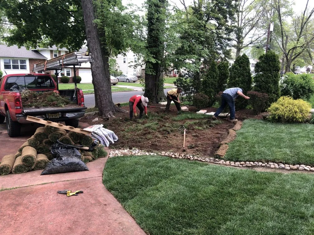 Trusted lawn mowing service in Hamilton, NJ by Angel Del Paraiso