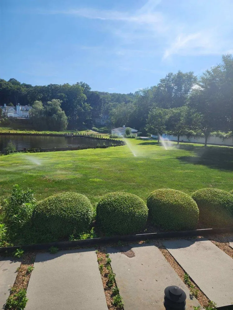Top-rated yard cleanup service in Old Saybrook, CT - Angel Molina Landscaping