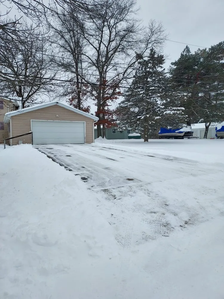 Reliable garden landscaping with custom design in Mount Pleasant, MI by Angela Stevens Landscapes