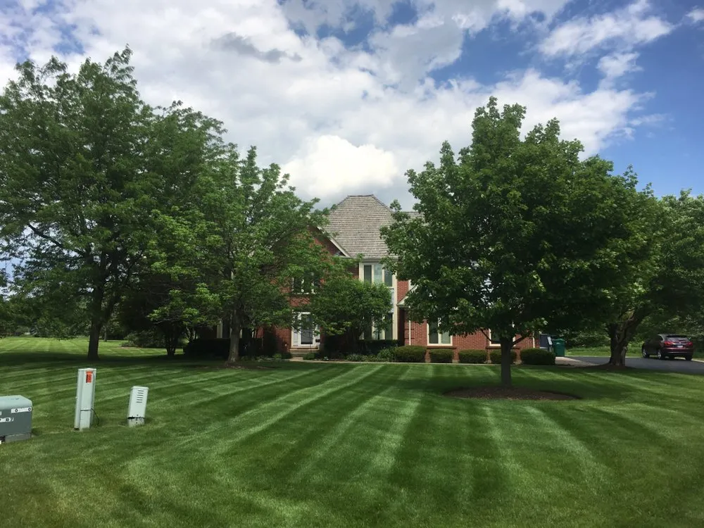 Custom residential landscaping for residential properties in Mundelein, IL by Angeles Landscaping