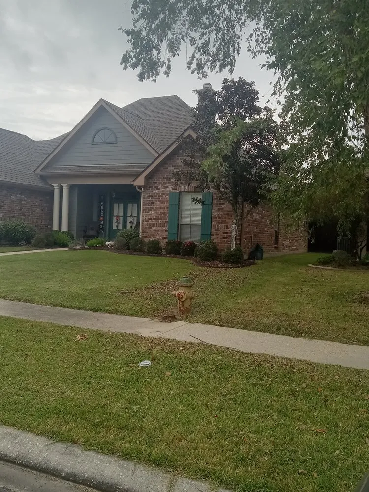 Local landscape design in Lafayette, LA by Angelles Lawn, Tree and Pressure Washing