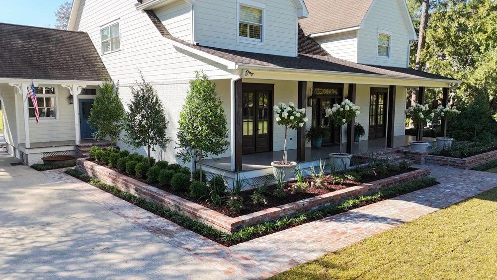 Custom garden landscaping in Baton Rouge, LA - Angelo's Landscape Group