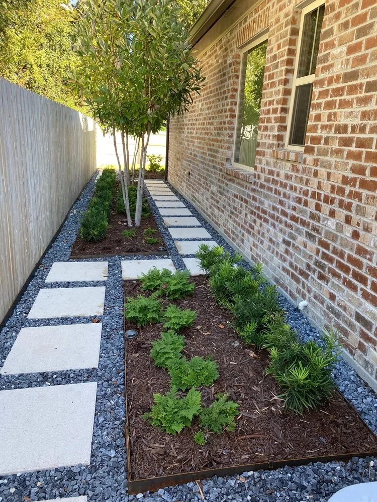 Professional landscaping services experts serving Baton Rouge, LA - Angelo's Landscape Group