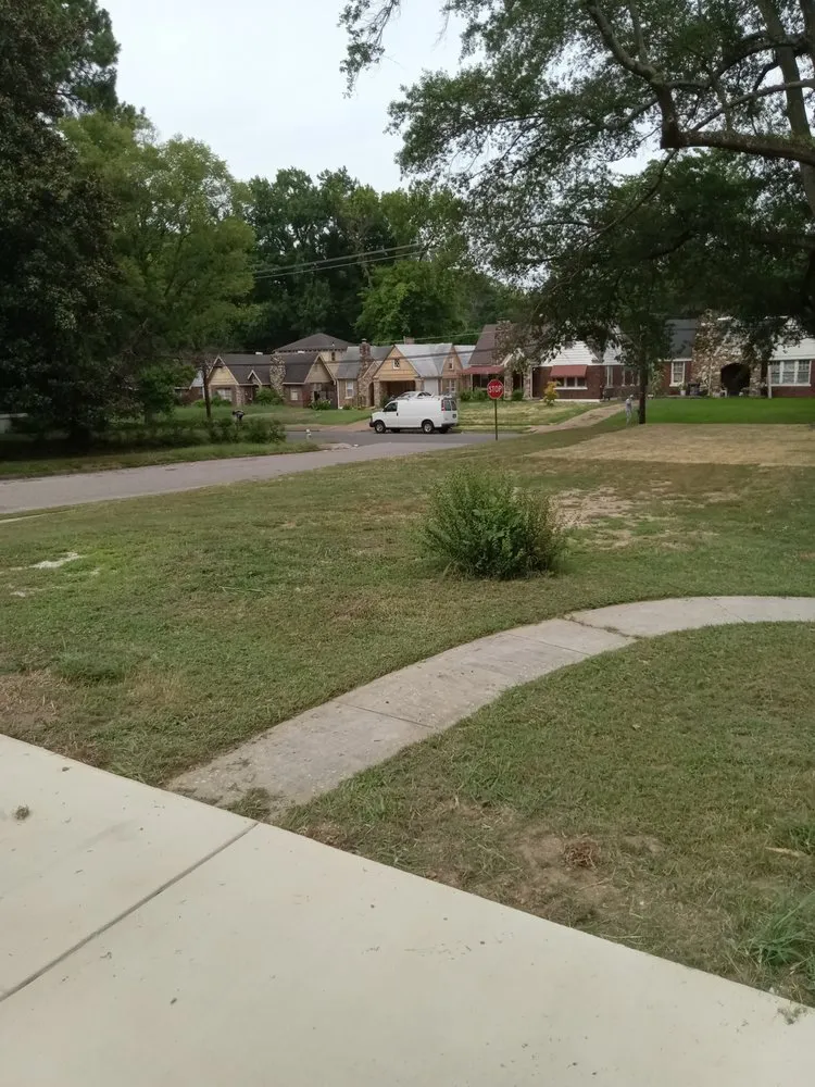 Custom lawn mowing service in Byhalia, MS - Angelos Lawn Care & Pressure Washings