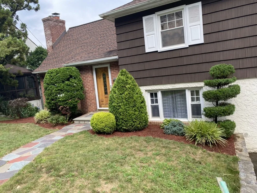 Trusted yard cleanup service for homes across Peekskill, NY - Angel’s Construccion, Landscaping & Power wash