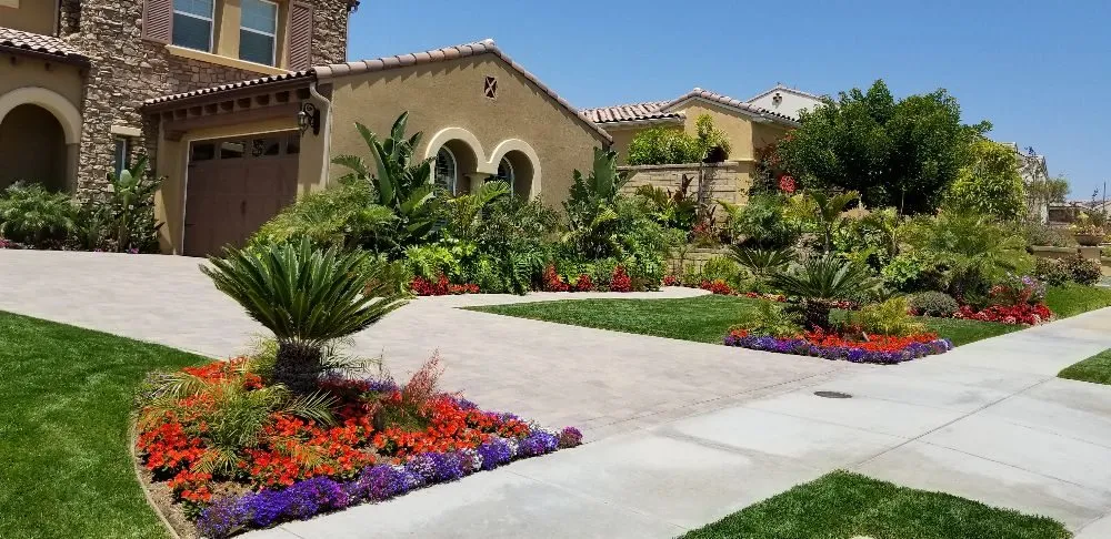 Top-rated lawn mowing service in Simi Valley, CA - Angel's Garden Maintenance