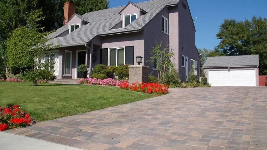 Local lawn care service near you in Paramount, CA by Angels Landscape