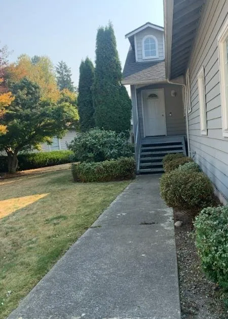 Trusted yard cleanup service in Everett, WA by Angel’s Landscaping