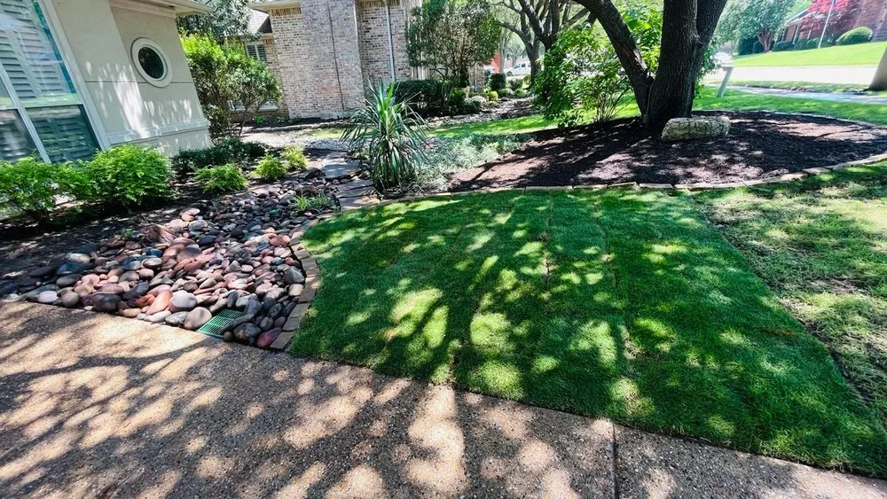Custom lawn mowing service in Sachse, TX by Angel's Landscaping Service