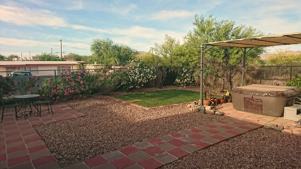 Professional lawn mowing service experts serving Tucson, AZ - Angel's Landscaping