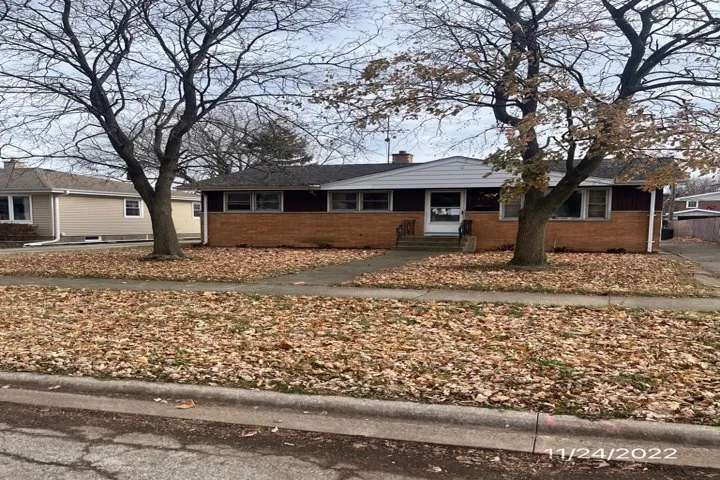 Local residential landscaping experts serving Lansing, IL - Angel's Lawn Maintenance