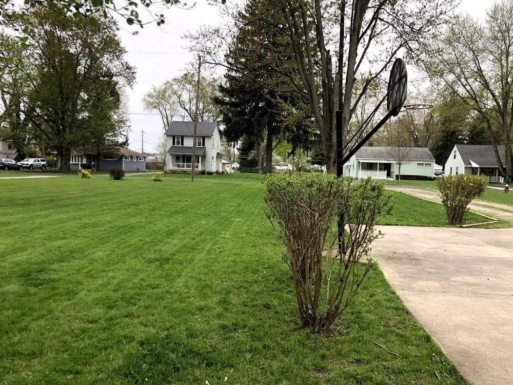 Trusted yard cleanup service in Toledo, OH by Angel's Lawn Service