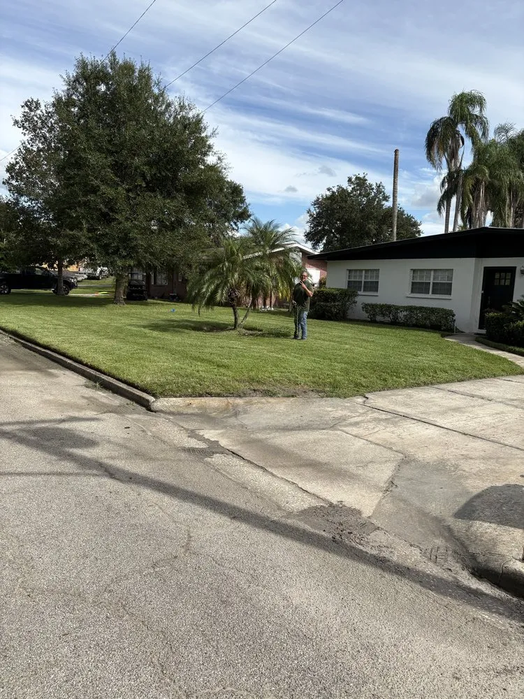 Affordable residential landscaping near you across Avon Park, FL - Angels Premium Cutz