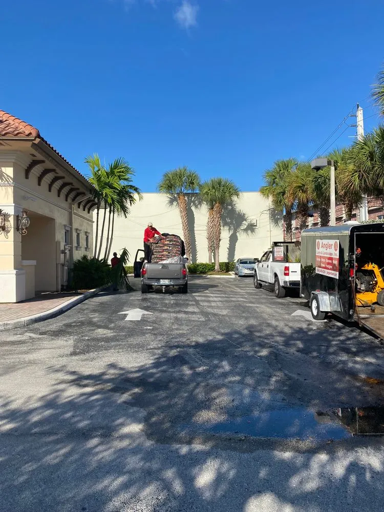 Affordable yard maintenance experts serving Wilton Manors, FL - Angler Lawn & Landscape