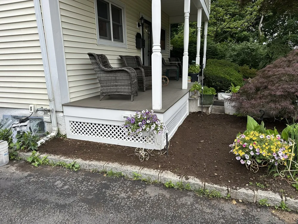 Professional lawn care service experts serving Huntington, NY - Anker Services