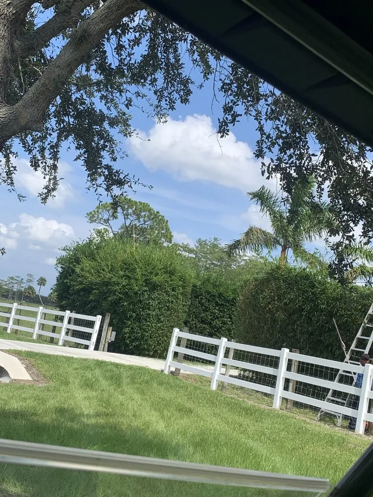 Trusted lawn care service experts serving Indiantown, FL - Anna Lawn Service