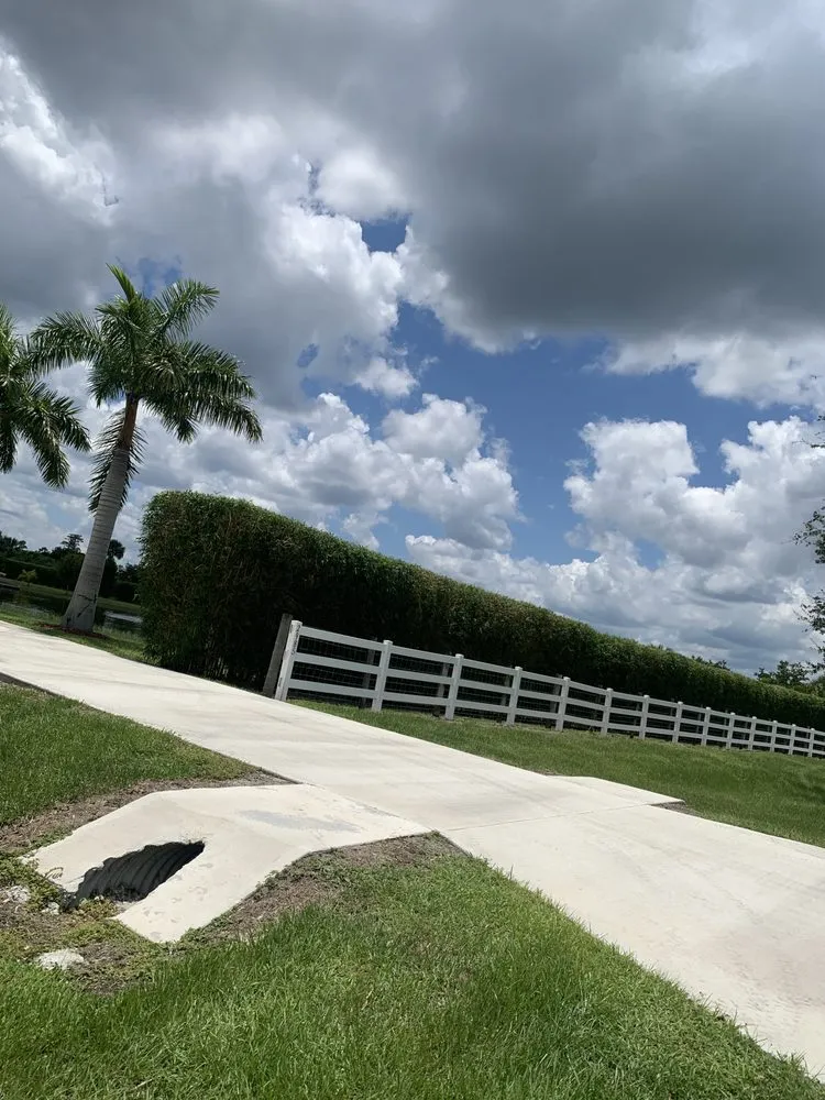 Top-rated yard cleanup service near you across Indiantown, FL - Anna Lawn Service