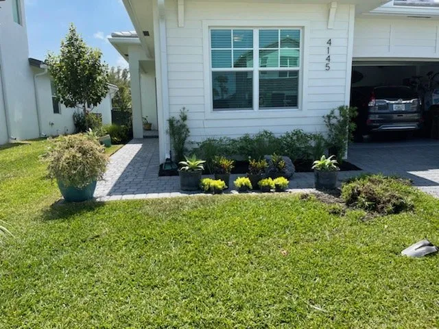 Affordable yard maintenance in Kent, WA - Annabella Chacon Landscaping