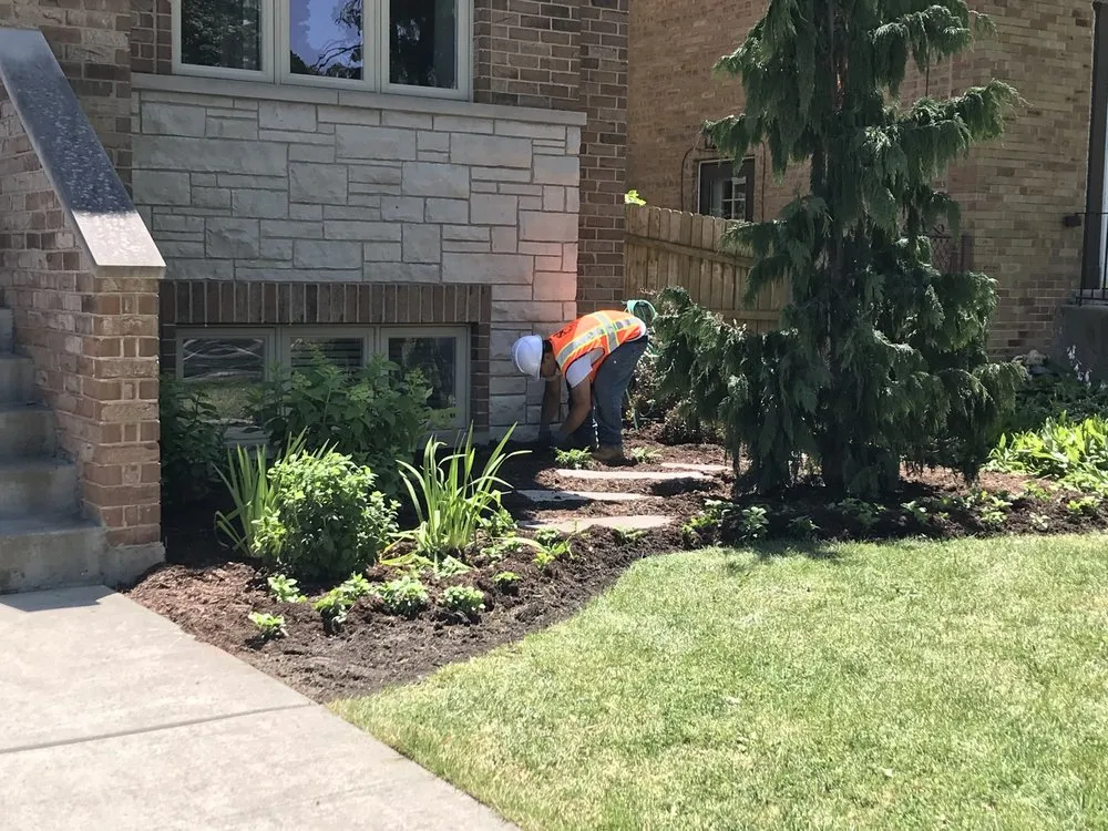 Custom landscaping services in Chicago, IL by Anne Roberts Gardens