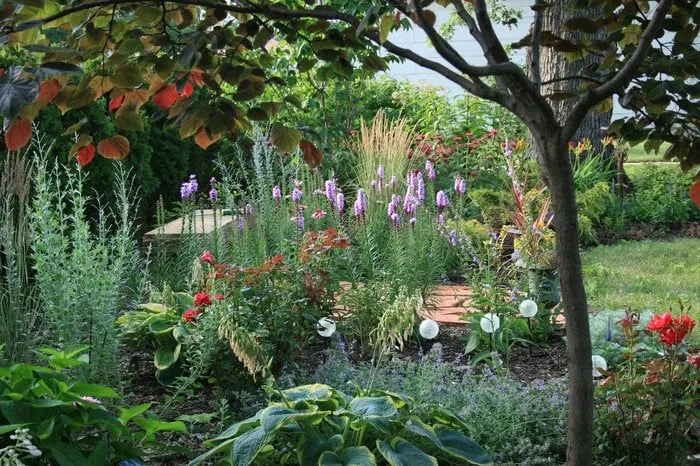 Trusted landscape design experts serving Chicago, IL - Anne Roberts Gardens