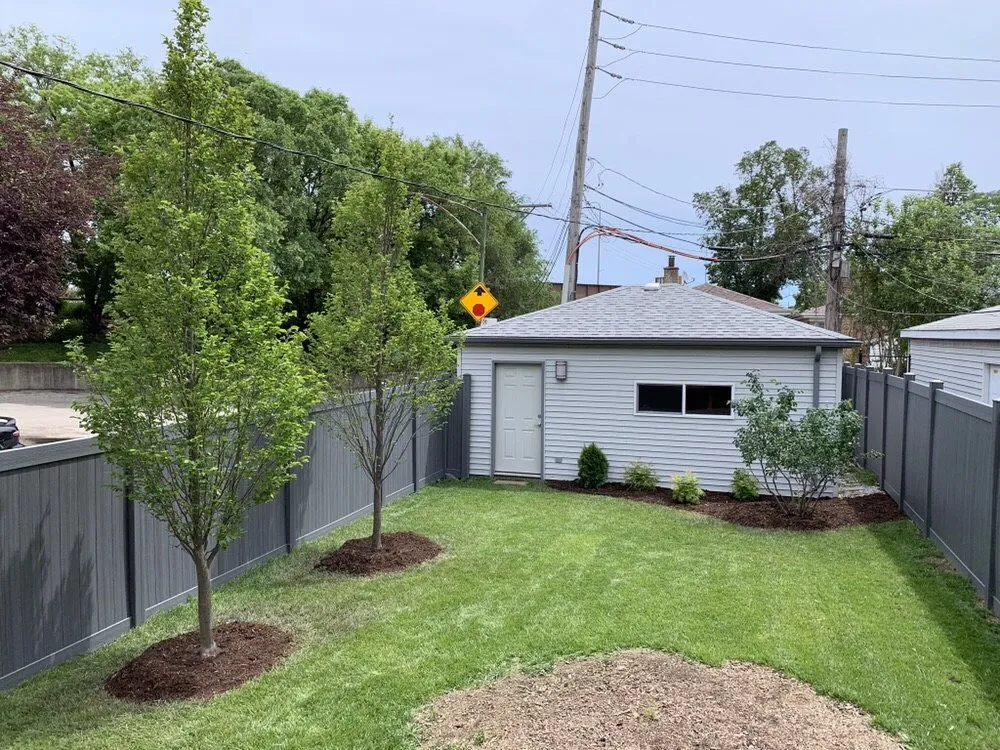 Professional lawn care service in Chicago, IL - Anne Roberts Gardens