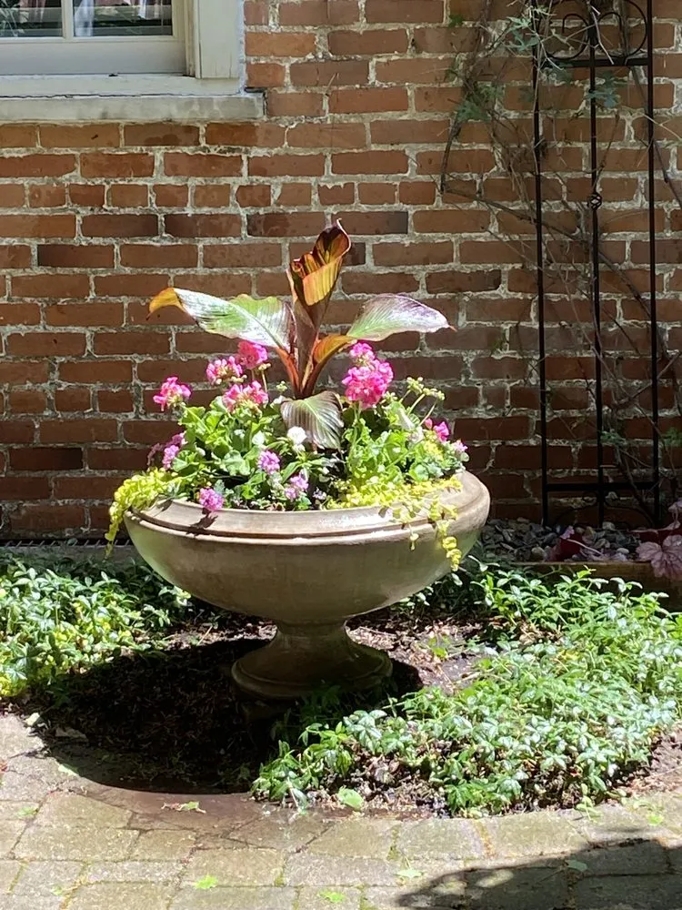 Custom outdoor landscaping near you across Waterford, MI - Annie's Garden Designs