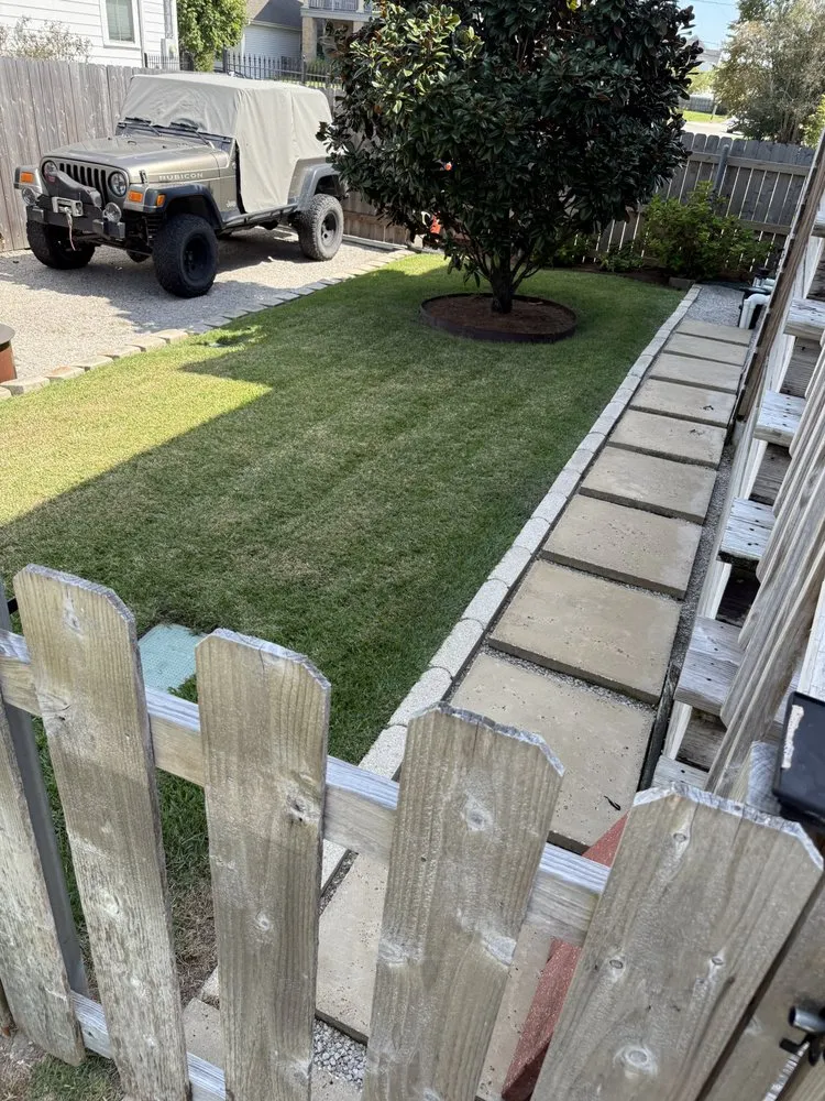 Custom residential landscaping for homes in Metairie, LA by Anonymous Landscape
