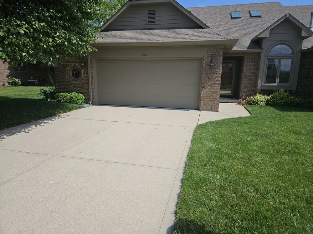 Expert lawn care service experts serving Martinsville, IN - ANR Landscaping