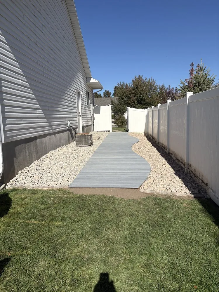 Professional lawn care service experts serving Clearfield, UT - Ansell’s sprinkler landscape